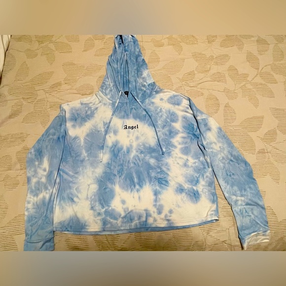 Brand: Riley&James. Size:Large. Color:Blue/White - Picture 1 of 2